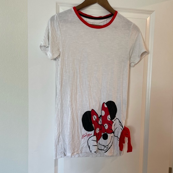 Disney Minnie Mouse Shirt with Bow!! 🎈 - Picture 5 of 6